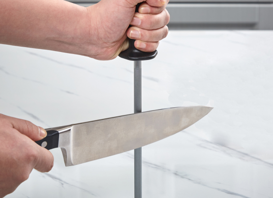 How to sharpen a kitchen knife